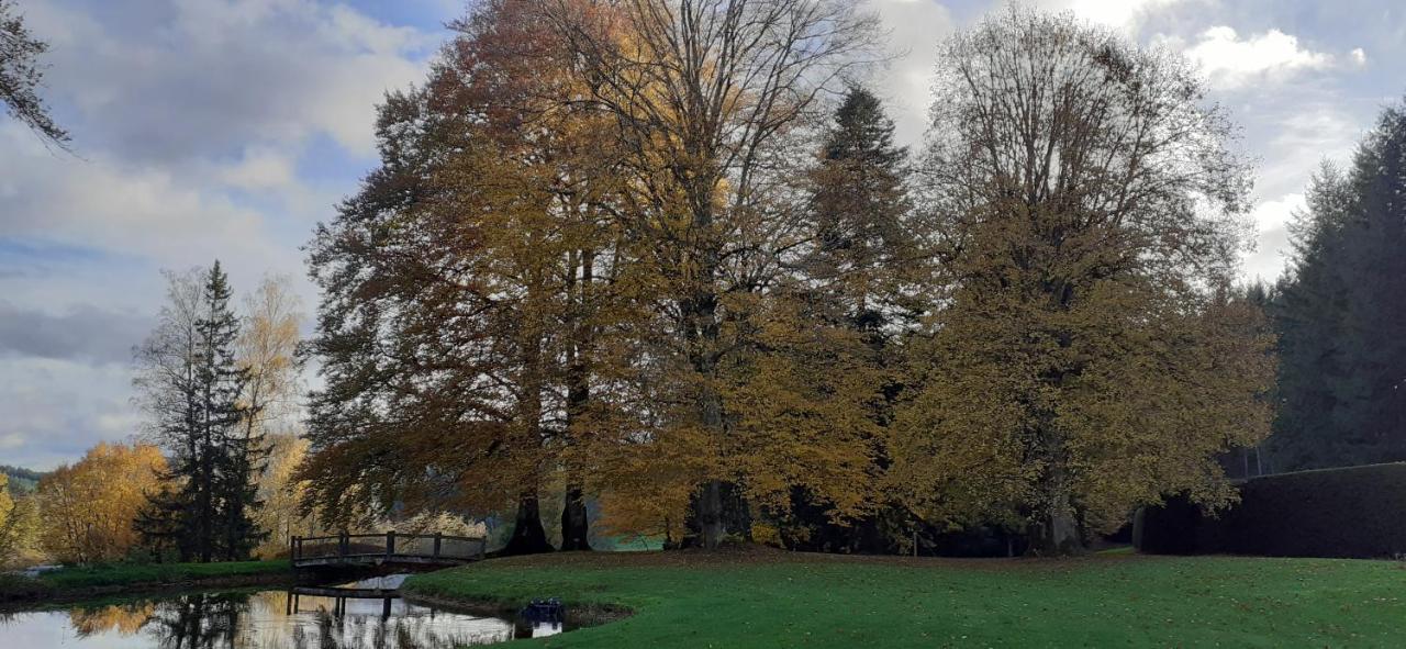Bed & Breakfast Domaine De Marchal - Et Table D'hotes Celles-Sur-Durolle