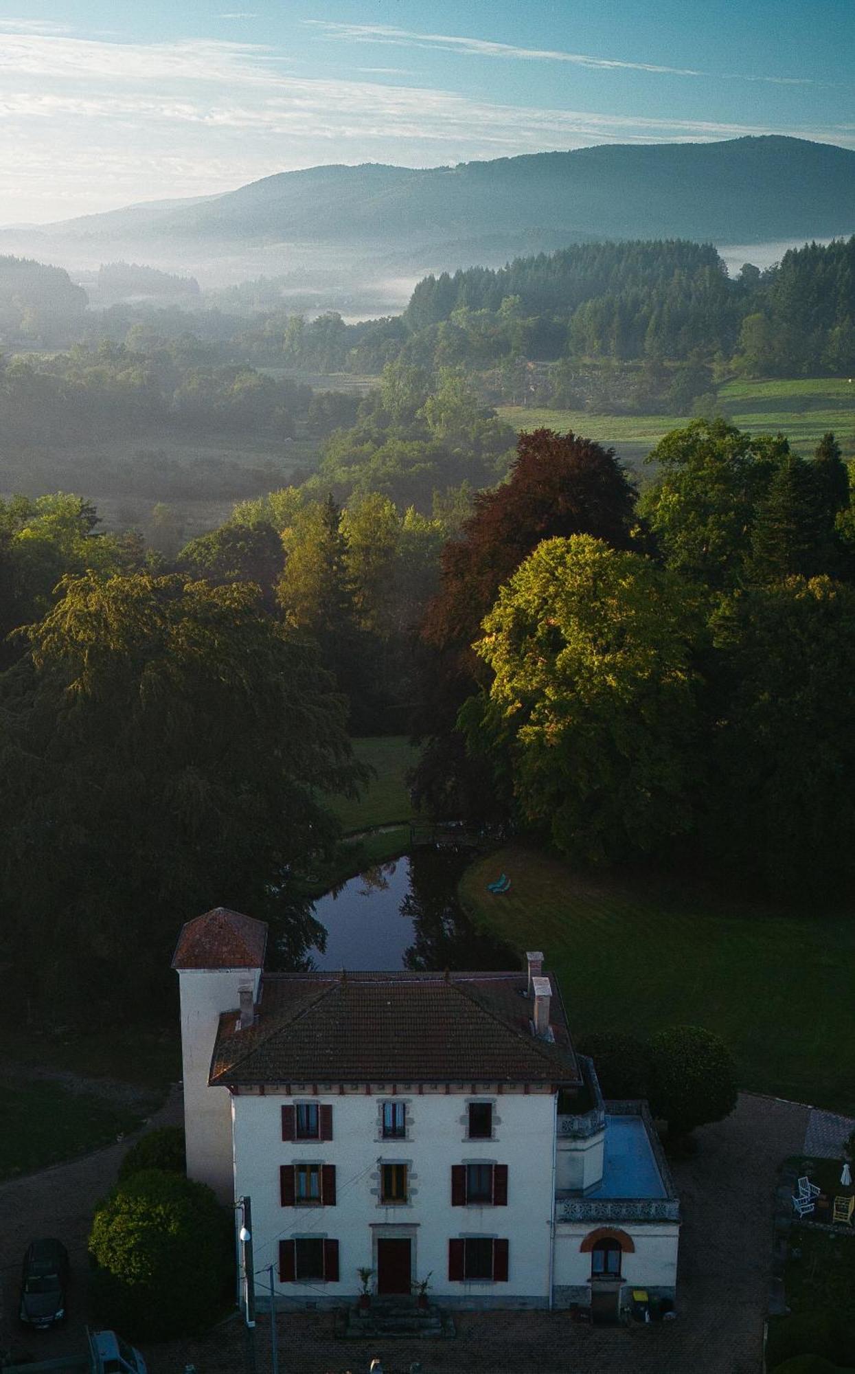 Domaine De Marchal - Et Table D'hotes Bed & Breakfast Celles-Sur-Durolle